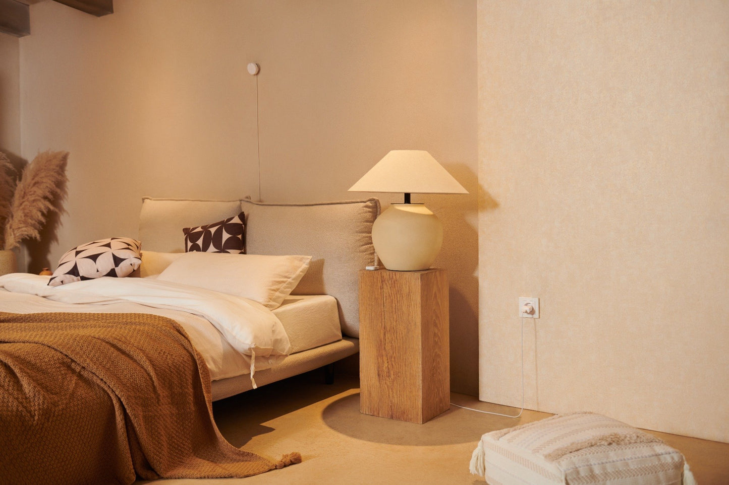 Ổ cắm âm tường thông minh Aqara H2 EU